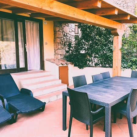 Bellissimo Appartamento Con Veranda Privata Al Centro Di Porto Rotondo Bagian luar foto