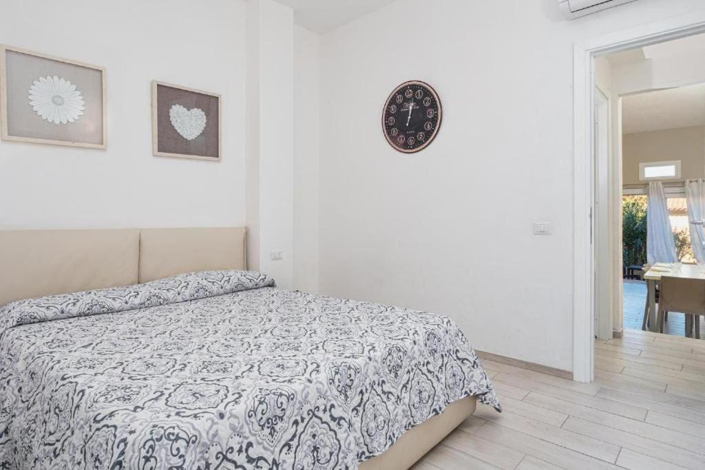 Bellissimo Appartamento Con Veranda Privata Al Centro Di Porto Rotondo Bagian luar foto