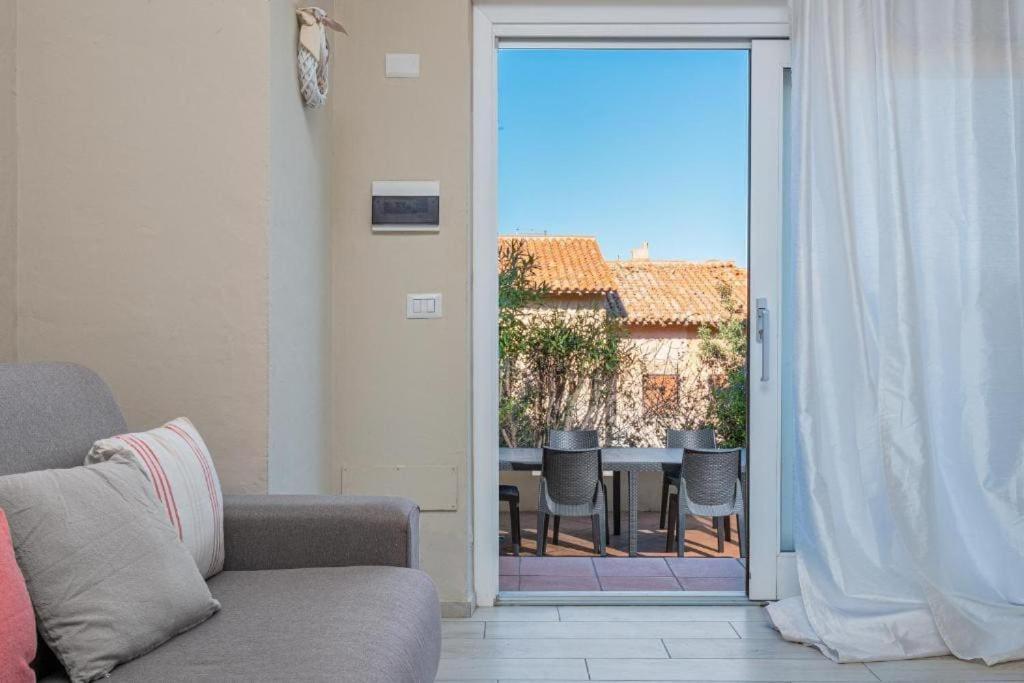 Bellissimo Appartamento Con Veranda Privata Al Centro Di Porto Rotondo Bagian luar foto