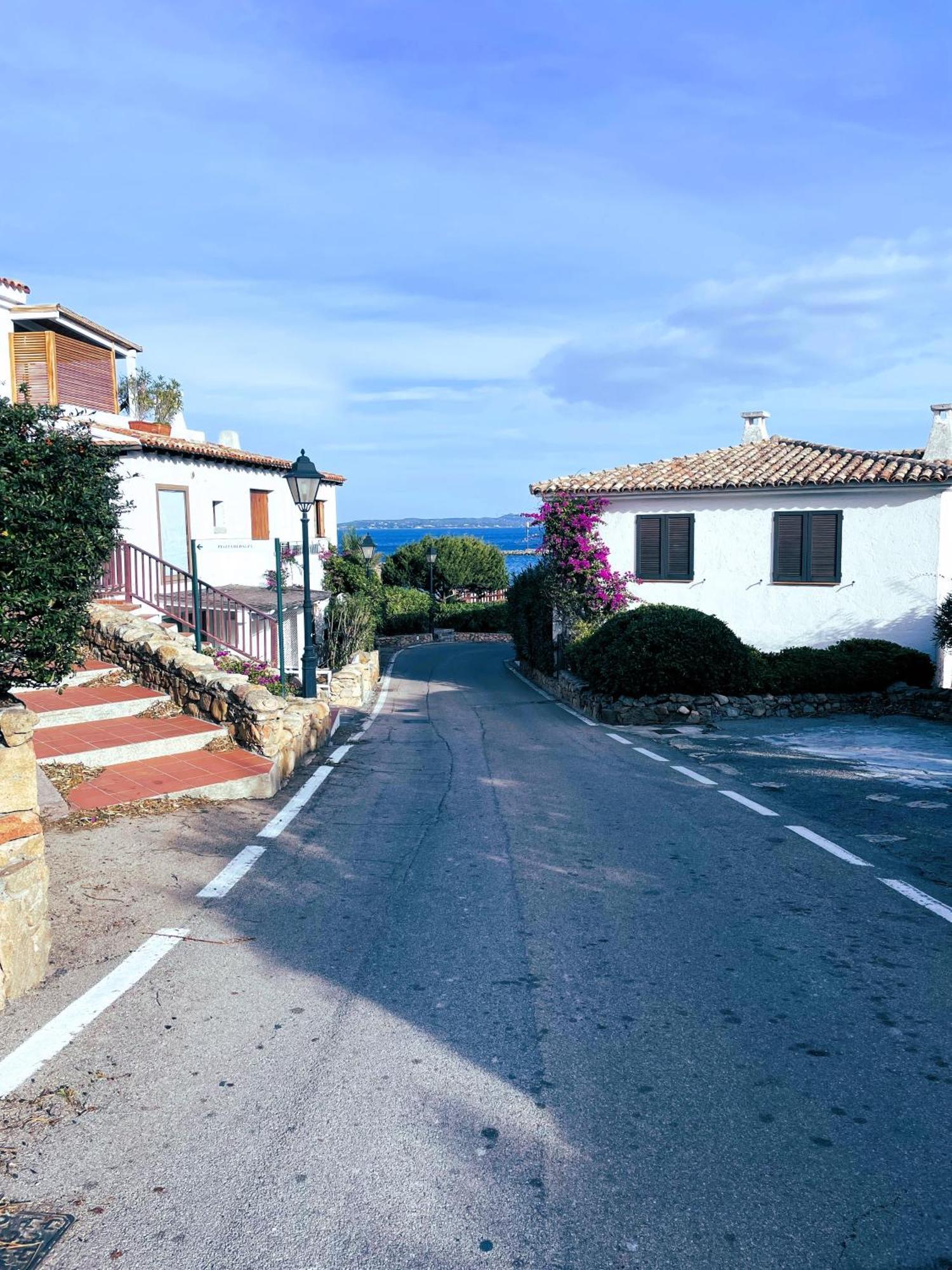 Bellissimo Appartamento Con Veranda Privata Al Centro Di Porto Rotondo Bagian luar foto